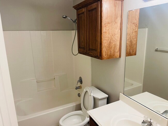 Baño - Corner Stone Apartments