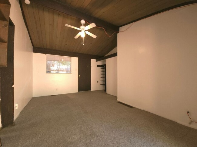 Photo - 3 Bedroom Apartment on West Side Of The Hill Unit C