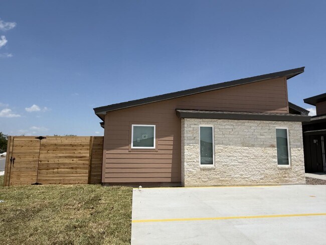 Photo - 4012 Peach Ln