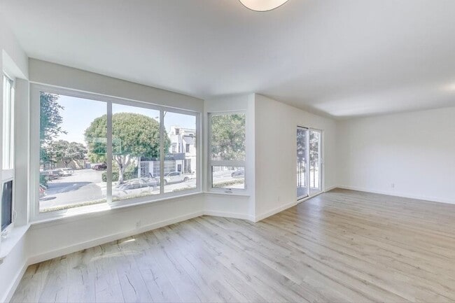 Photo - 2137 Lombard St Apartment Unit 01