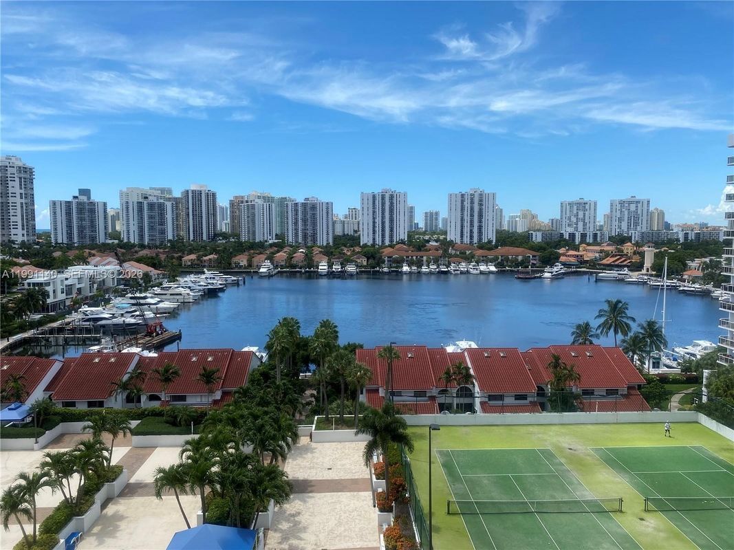 Photo - 3640 Yacht Club Dr Unidad 1009