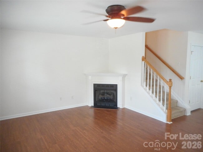 Photo - 322 Deep Water Ln