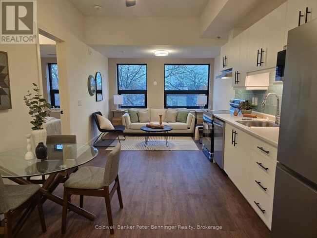 Photo - 604 Queen St S Unité 312