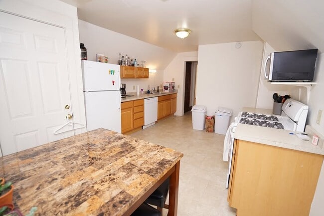 Photo - 345 W Doty St Unidad 2