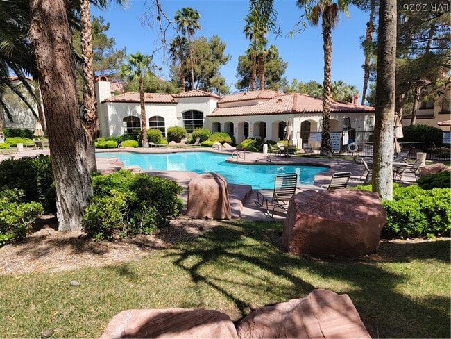 Photo - 2975 Bluegrass Ln Unidad 721