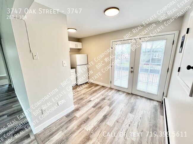 Photo - 3747 Oak St Unit 3747