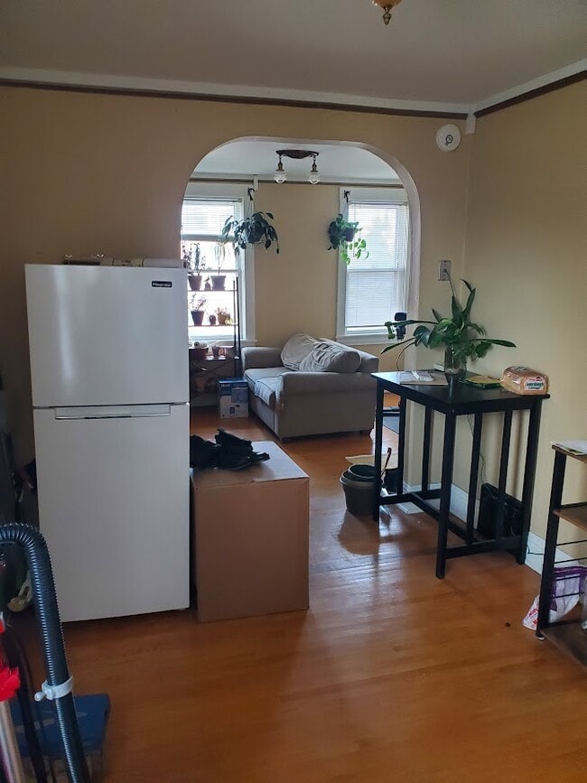 Building Photo - 606 7th St N Unit Two