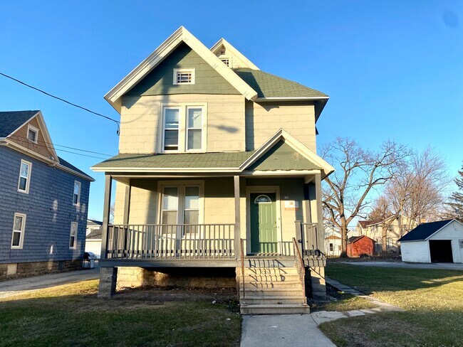 812 Scott Ave Unit 812 Scott