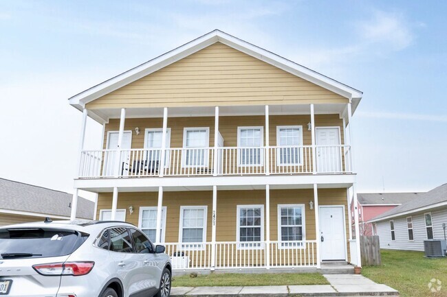 Building Photo - 2421 Gladiolus St Unit 2421 A Gladiolus Rental