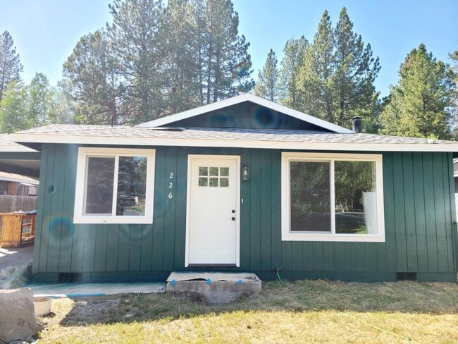 Building Photo - 226 S Lalo Ave