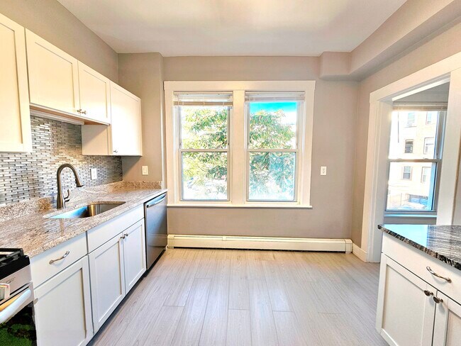 Photo - 141 Sutherland Rd Unit 2