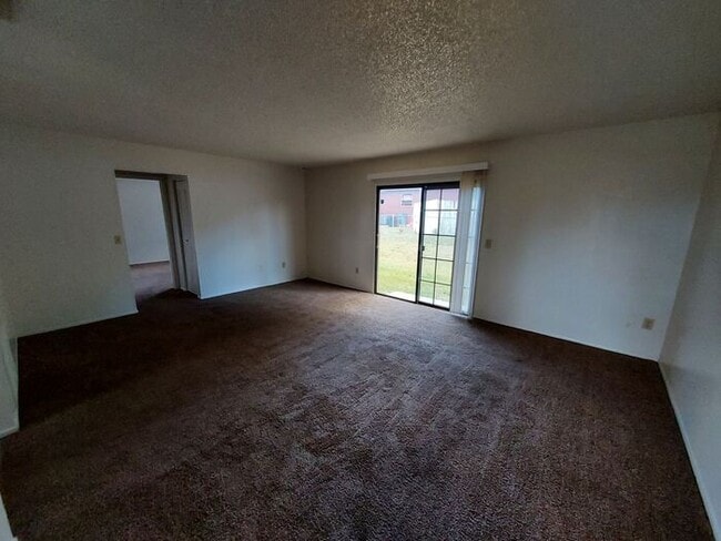 Photo - 1 Hickory Track