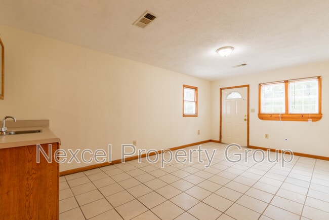 Photo - 644 Craft Rd