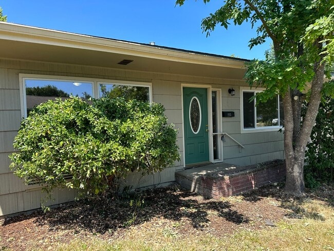 Photo - Charming 2 bedroom 1 bath house!