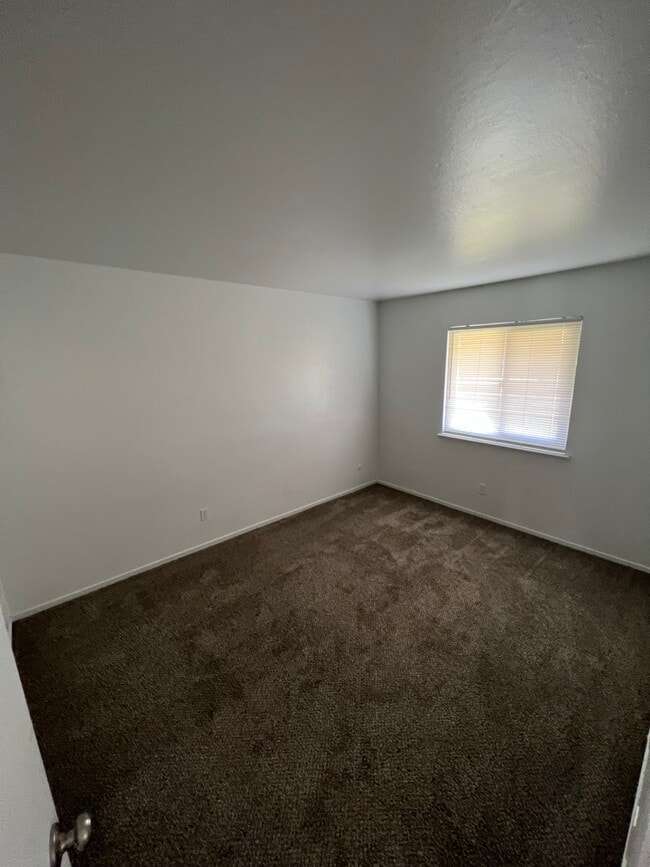 Photo - 1653 Kidder Ave