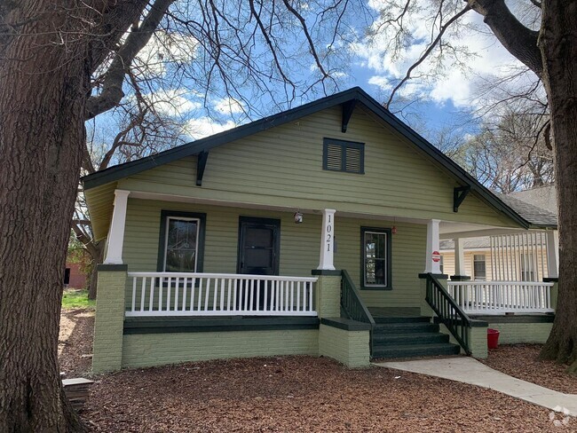 Building Photo - Beautiful Two Bedroom Home in Enderly Park!