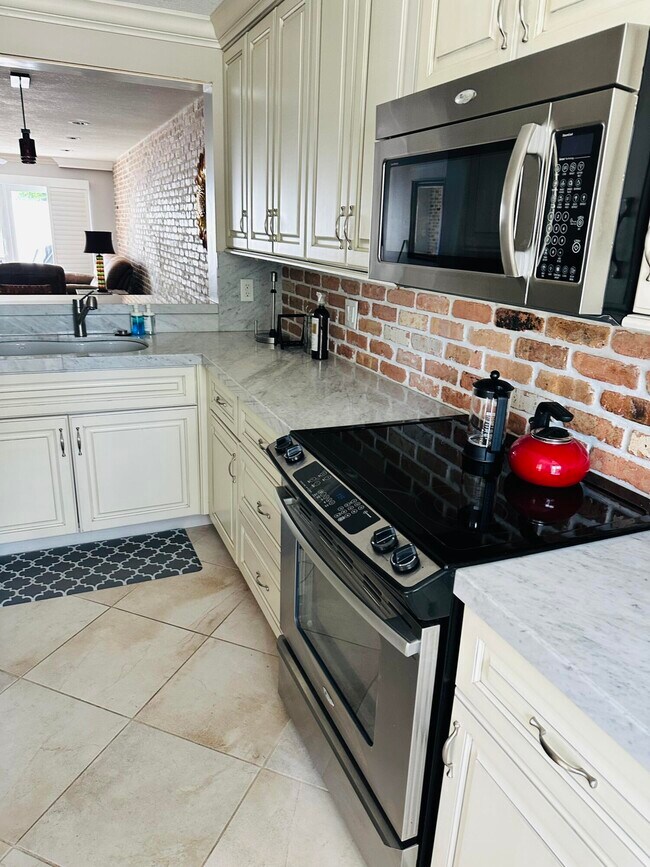 Photo - 842 SE 19th Ave Unit 102