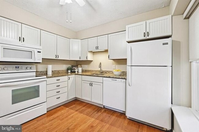 Photo - 5555 First Statesman Ln