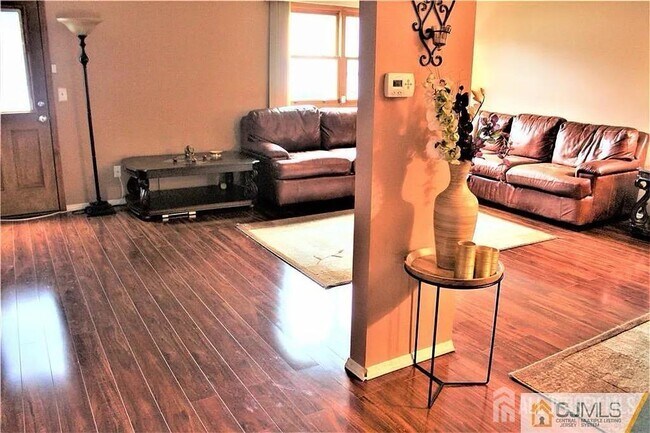 Photo - 3905 Victoria Ct