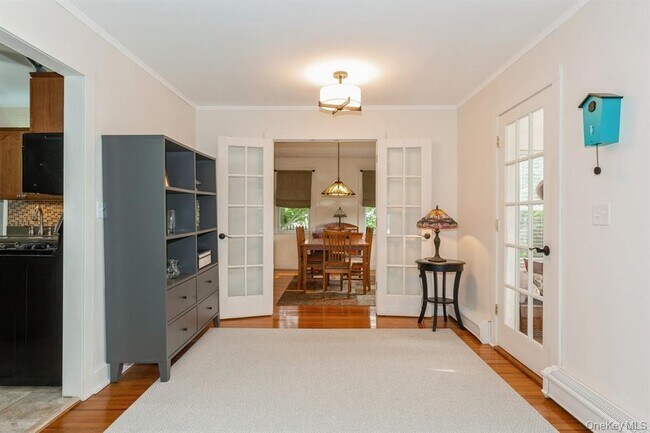 Photo - 109 Roosevelt Ave