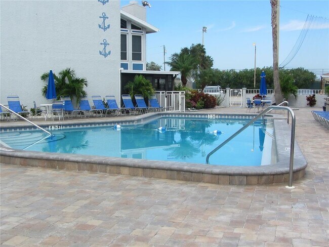 Photo - 171 Medallion Blvd Unidad B