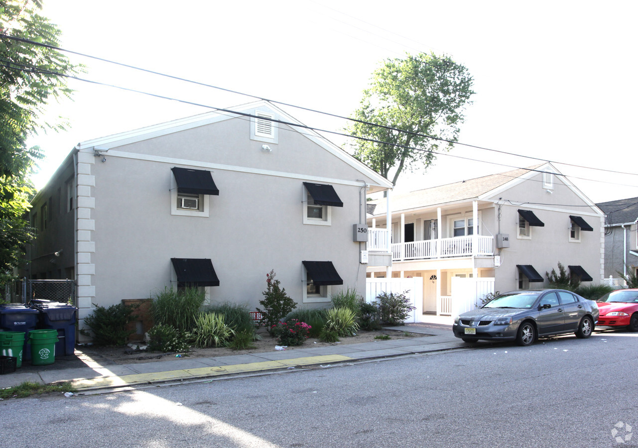 248 Myrtle Ave - 248-250 Myrtle Ave Apartments