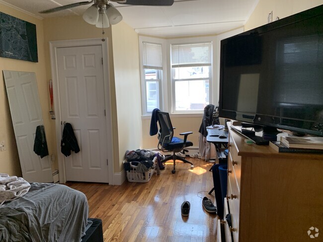 Building Photo - 41 Cross St Unit A Rental