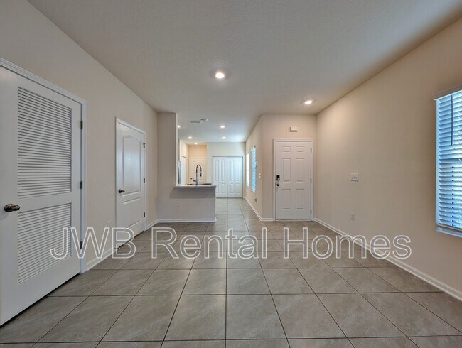 Photo - 421 Aralia Ln