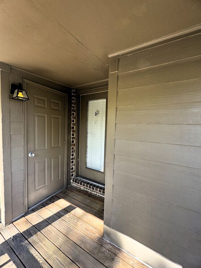 Photo - Available For Immediate Move-In! Unidad D