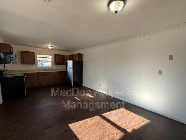 Photo - 201 N Irving Ave Unit B