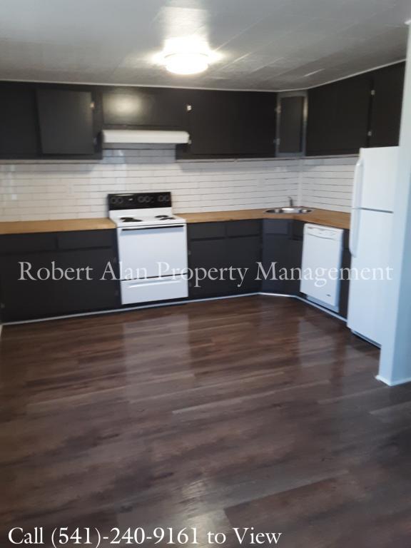 Photo - 824 SW 7th St