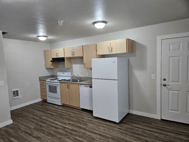 Photo - 1401 Oakley Ave Apartment Unit 11