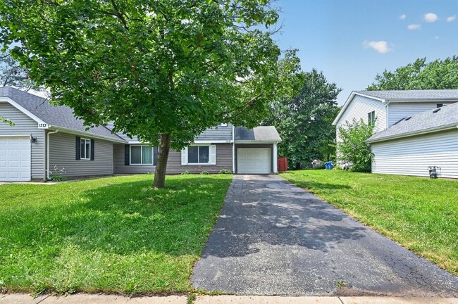 Building Photo - 1371 Andover Dr