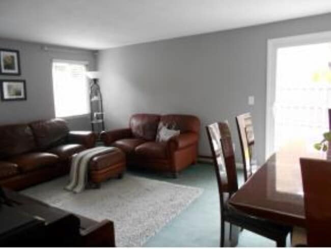 Photo - 912 White Birch Ln