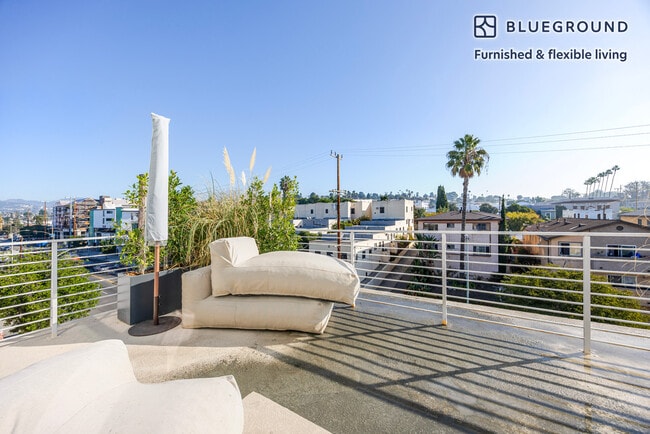 Photo - 611 N Virgil Ave Unidad FL4-ID1336