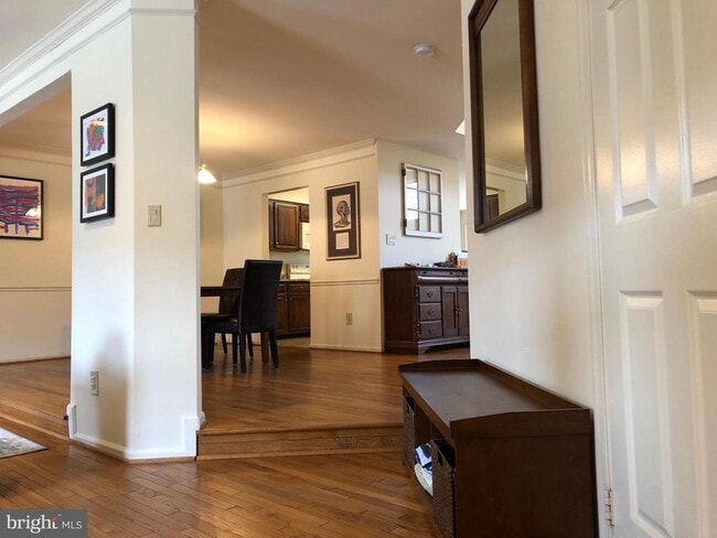 Building Photo - 10926 Bloomingdale Dr