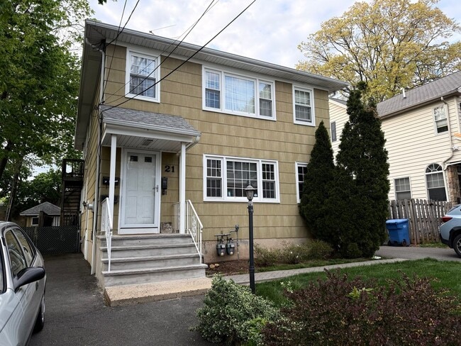 Building Photo - 21 Highland Ave