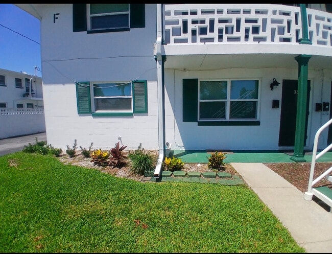 Building Photo - 1750 S Palmetto Ave Unit Minutes From Daytona Beach