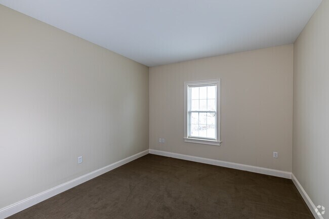 2BR, 1BA - Bedroom