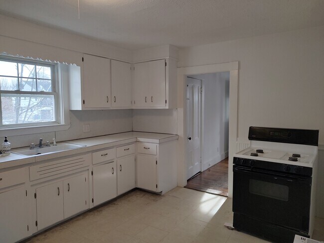 Photo - 14 Elliot Ter