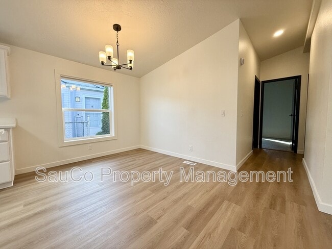 Photo - 548 N 9th St