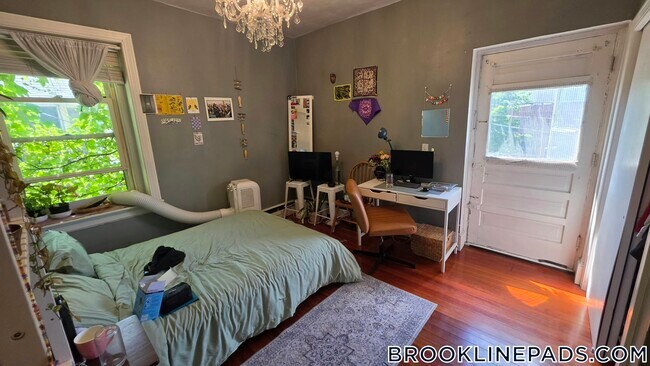 Photo - 184 Naples Rd Unit 4