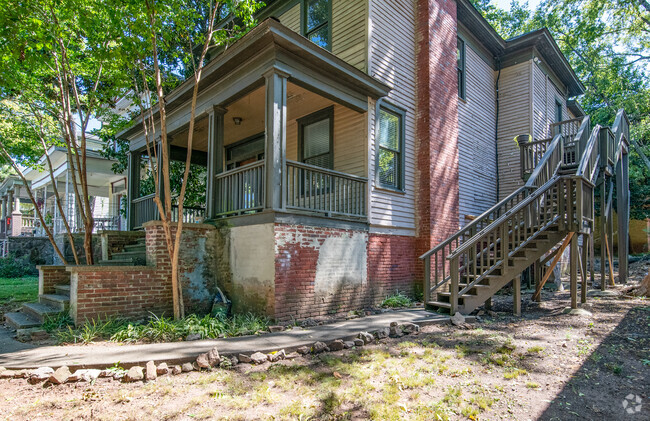 Building Photo - 1431 15th Ave S Unit A - Lower Rental