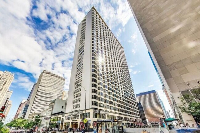 Building Photo - 535 N Michigan Ave Unit 1403