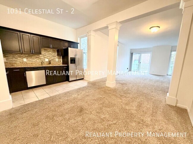 Photo - 1031 Celestial St. Unidad 2