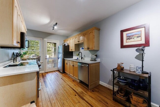 Photo - 1280 Stillwood Dr NE