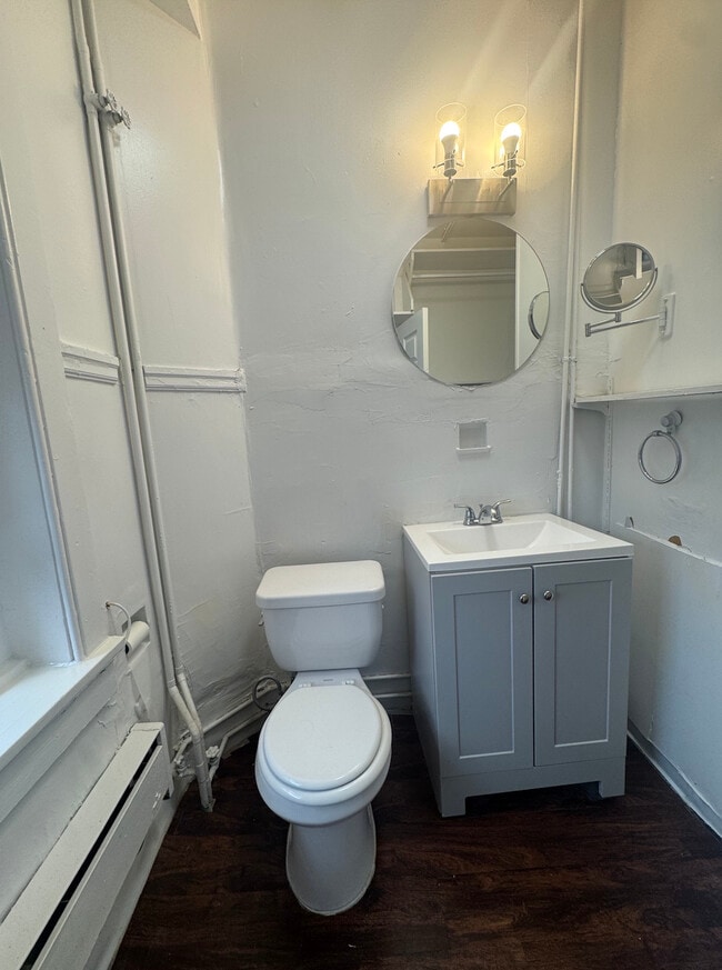 Photo - 800 Cathedral St