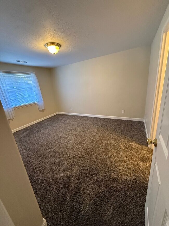 Photo - P0060 - 522-524 Briarwood Dr*** Unit 522 Briarwood Dr.***