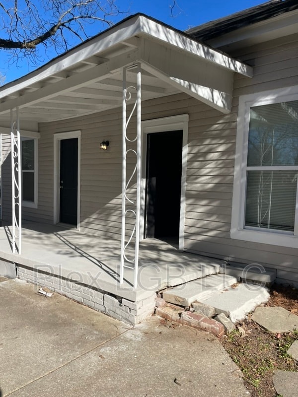 Building Photo - 205 Ware St