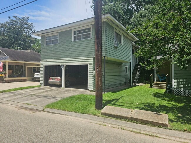Building Photo - 406 Wilson St Rental